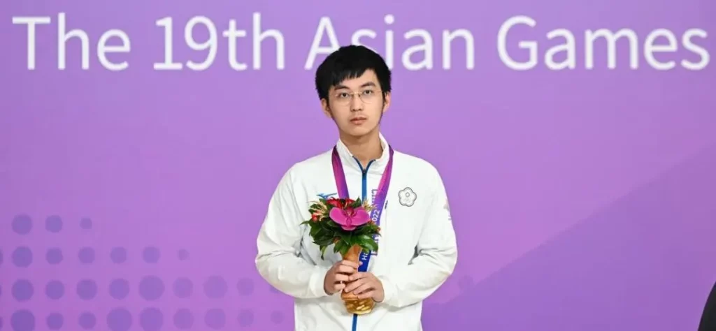 許皓鈜在亞運圍棋賽中榮獲金牌／圖片來源：壹蘋新聞網