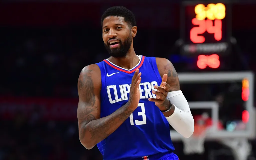 NBA 76人迎來新的主力Paul George,可惜在熱身賽時受傷