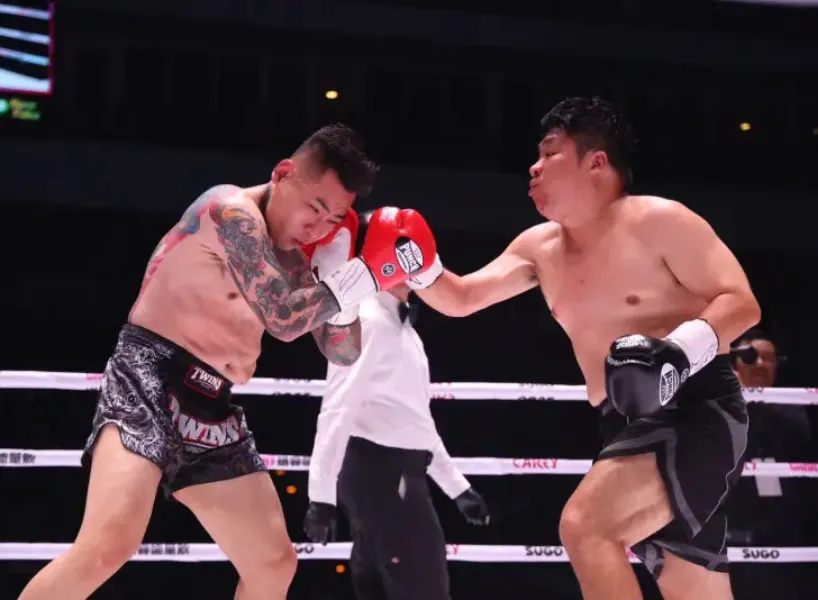 拳上結果》59比55統神輸了，裁判認拳擊低頭是關鍵！