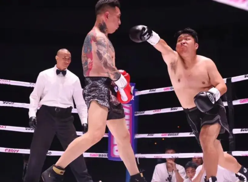 拳上結果》59比55統神輸了，裁判認拳擊低頭是關鍵！