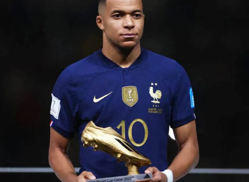 世界盃金靴獎、金手套獎與金球獎有什麼不同？足球個人獎項全解析！