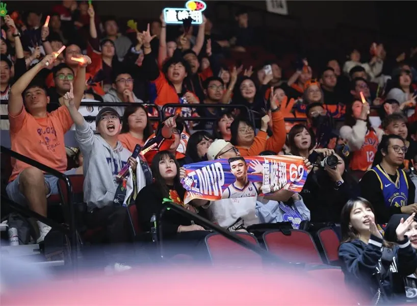 不少台灣球迷飛到澳門為台灣隊伍加油