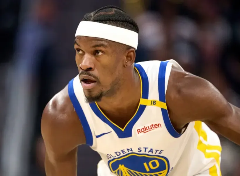 勇士慘了！Jimmy Butler 骨盆挫傷倒地、表情痛苦，G2確定缺席