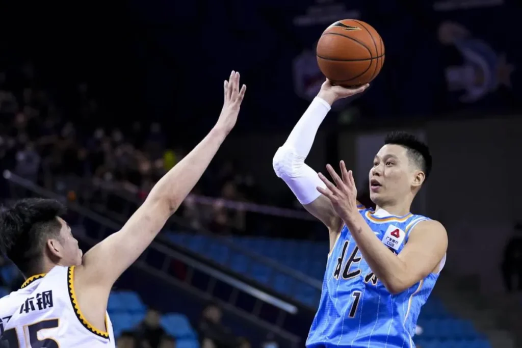 林書豪在 CBA 北京首鋼表現亮眼