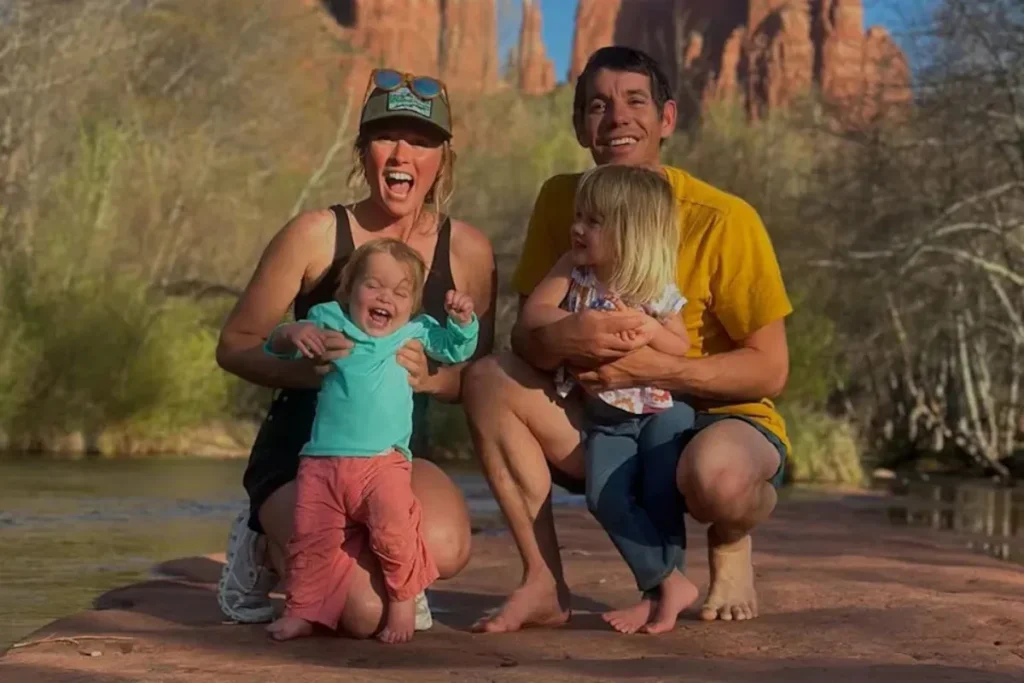 艾力克斯・霍諾德老婆、子女合影